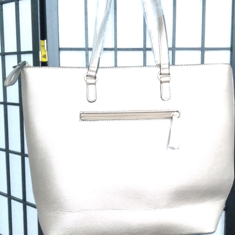 Purses - Picture 3 of 16